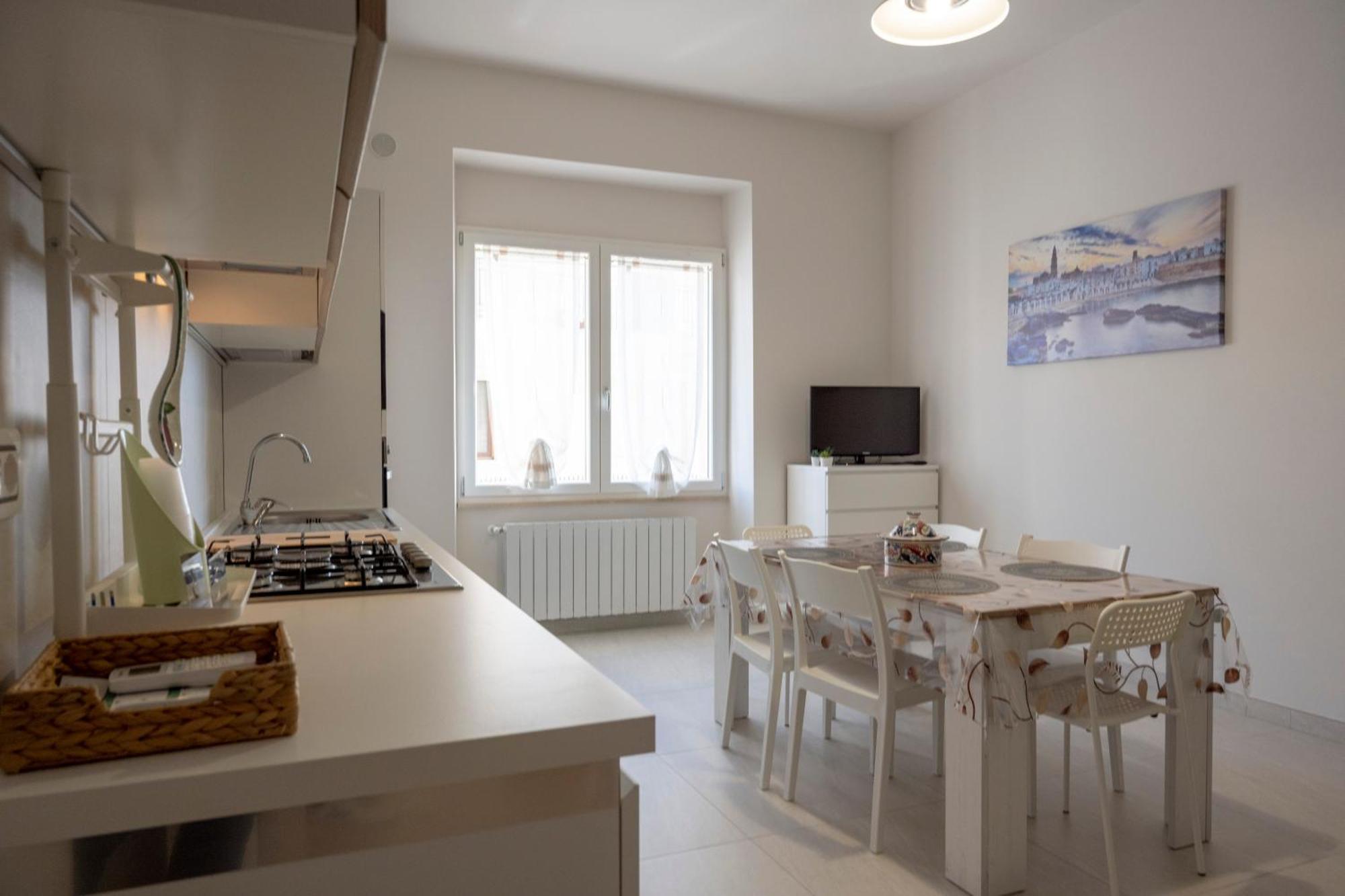 Amare Apartment Near The Sea โมโนโปลี ภายนอก รูปภาพ